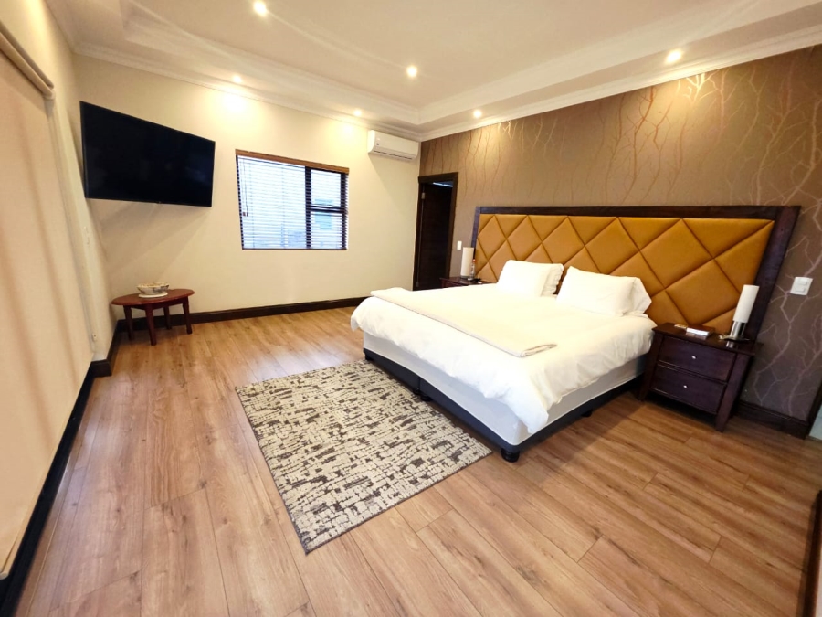 6 Bedroom Property for Sale in Sandown Western Cape